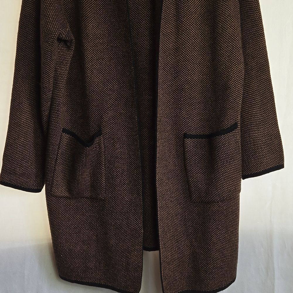 🖤5/$20🖤 Cozy Knit Hooded Cardigan in Brown and Black - Picture 2 of 11